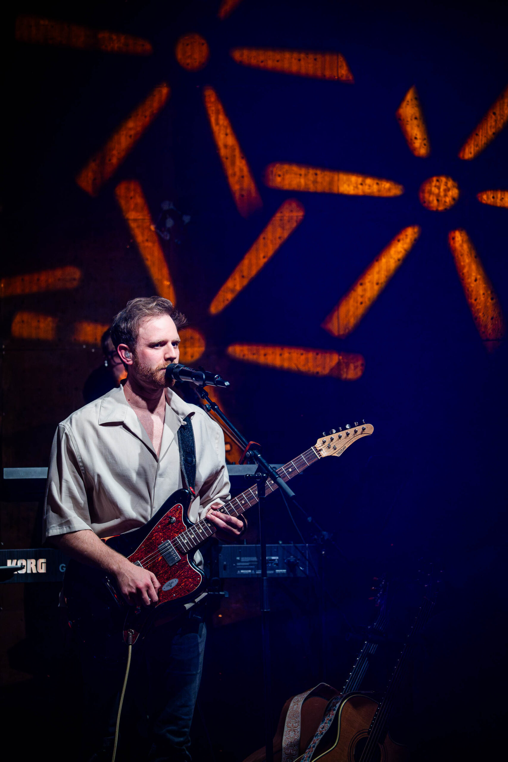 Im Rahmen ihrer „LIGHT LIFE LOVE“ Österreich-Tour verwandelten die Fitz Brothers am 26. März 2026 die Grazer Postgarage in ein pulsierendes Zentrum für Indie-Pop und emotionale Live-Momente. Das Duo begeisterte gemeinsam mit seiner fünfköpfigen Band durch kraftvolle mehrstimmige Gesänge und präsentierte Highlights wie „Masterpiece“, die das Publikum bis in die letzte Reihe mitrissen. Mit dieser mitreißenden Performance festigten die Brüder ihren Ruf als einer der aktuell spannendsten Live-Acts des Landes und hinterließen ein restlos begeistertes Grazer Publikum.