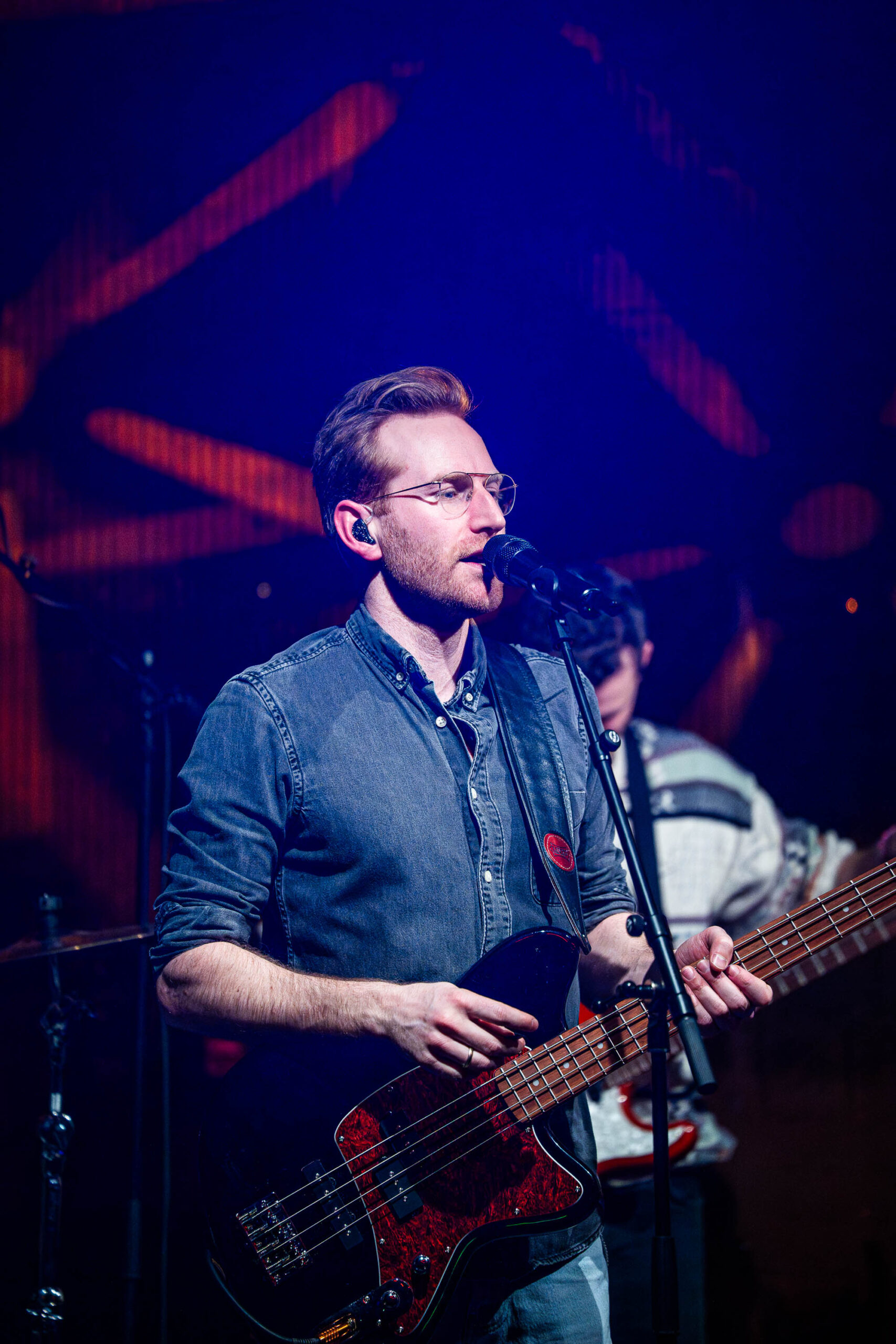 Im Rahmen ihrer „LIGHT LIFE LOVE“ Österreich-Tour verwandelten die Fitz Brothers am 26. März 2026 die Grazer Postgarage in ein pulsierendes Zentrum für Indie-Pop und emotionale Live-Momente. Das Duo begeisterte gemeinsam mit seiner fünfköpfigen Band durch kraftvolle mehrstimmige Gesänge und präsentierte Highlights wie „Masterpiece“, die das Publikum bis in die letzte Reihe mitrissen. Mit dieser mitreißenden Performance festigten die Brüder ihren Ruf als einer der aktuell spannendsten Live-Acts des Landes und hinterließen ein restlos begeistertes Grazer Publikum.