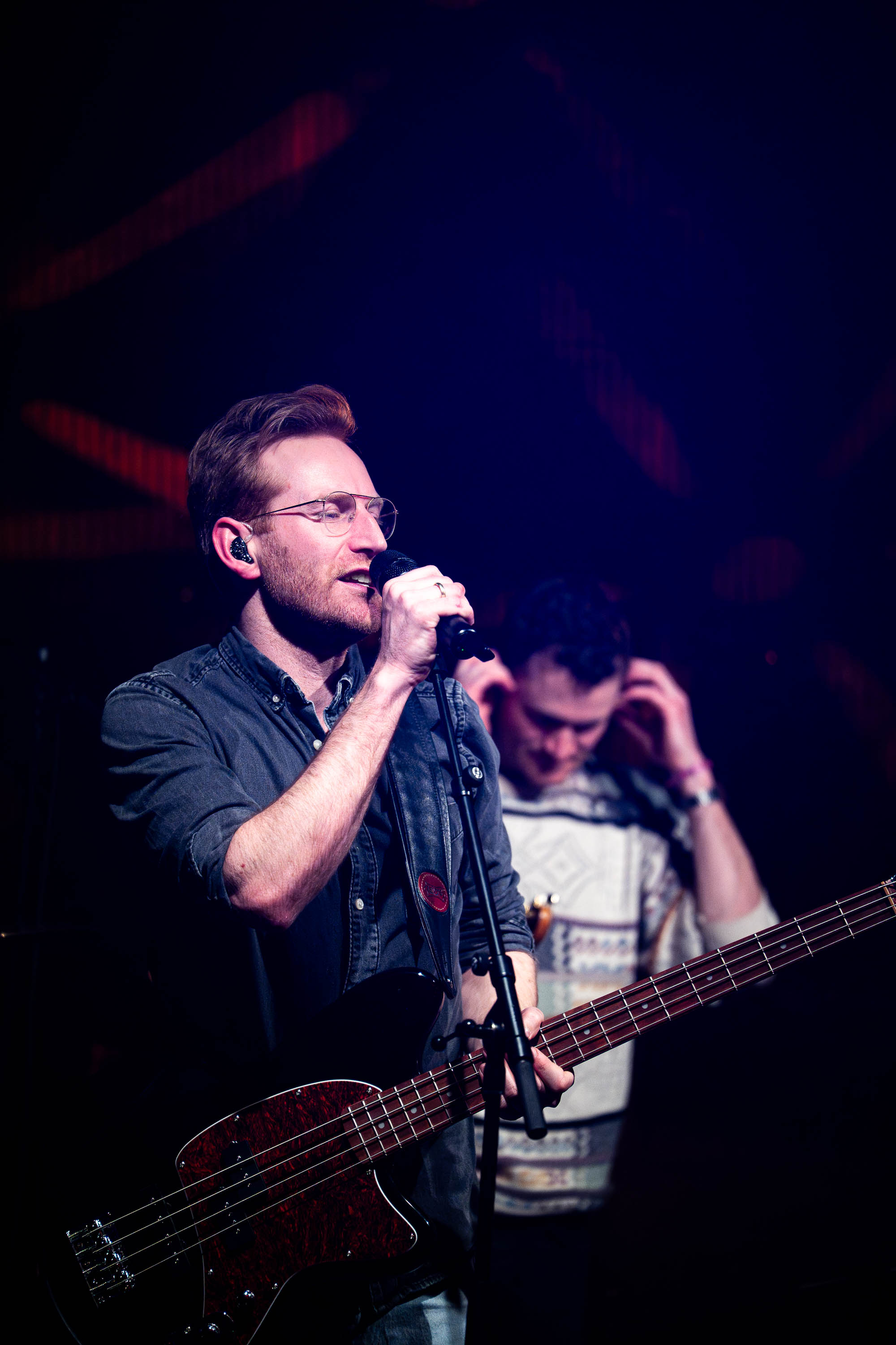 Im Rahmen ihrer „LIGHT LIFE LOVE“ Österreich-Tour verwandelten die Fitz Brothers am 26. März 2026 die Grazer Postgarage in ein pulsierendes Zentrum für Indie-Pop und emotionale Live-Momente. Das Duo begeisterte gemeinsam mit seiner fünfköpfigen Band durch kraftvolle mehrstimmige Gesänge und präsentierte Highlights wie „Masterpiece“, die das Publikum bis in die letzte Reihe mitrissen. Mit dieser mitreißenden Performance festigten die Brüder ihren Ruf als einer der aktuell spannendsten Live-Acts des Landes und hinterließen ein restlos begeistertes Grazer Publikum.